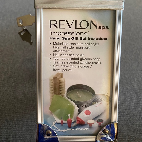 🎉2XHP🎉REVLON HAND SPA GIFT SET - Picture 4 of 16